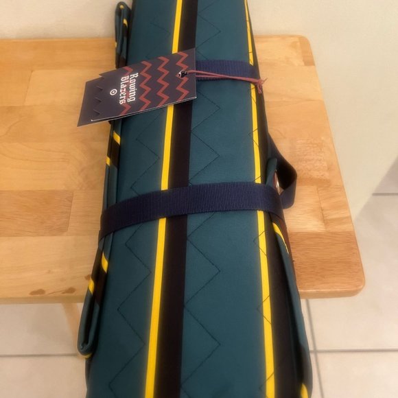 New Rowing Blazers Triple Stripe Water Repellant Outdoor Blanket x Target 72x72 - Picture 6 of 9